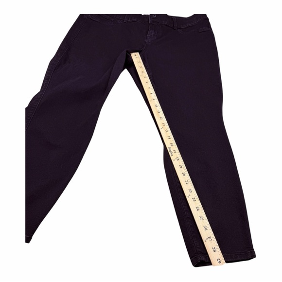 Torrid Women's Classic Black Straight Leg Jeans - Picture 2 of 8